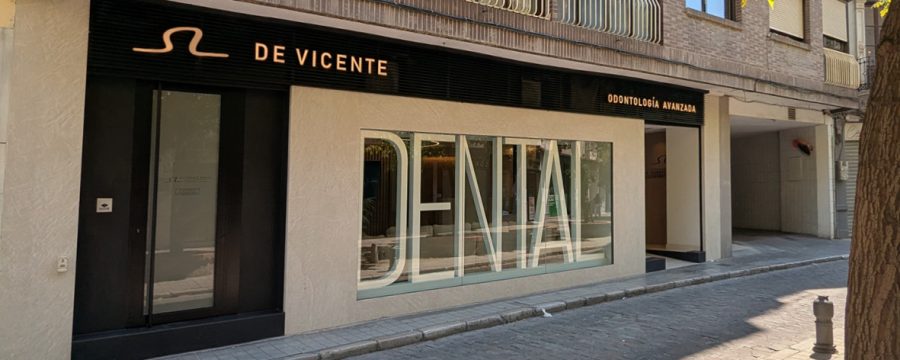 De Vicente Dental en Granada: salud oral para toda la familia desde hace 40 años