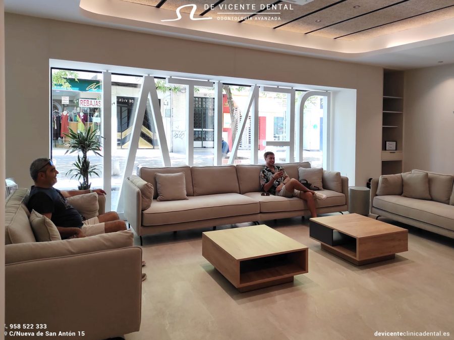 Gracias por vuestra acogida de esta nueva etapa de De Vicente Dental en Granada 02