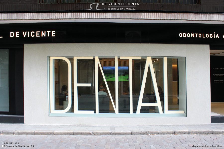 Implantes cortos en Granada una solución mínimamente invasiva en casos de atrofia ósea severa 0