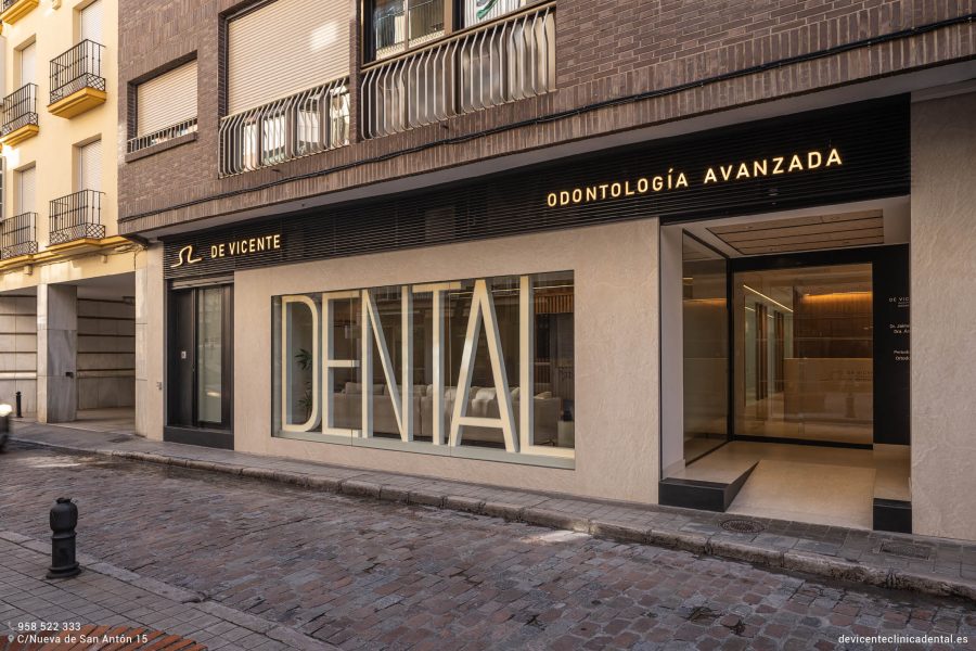 de vicente dental clínica dental granada odontología avanzada 0